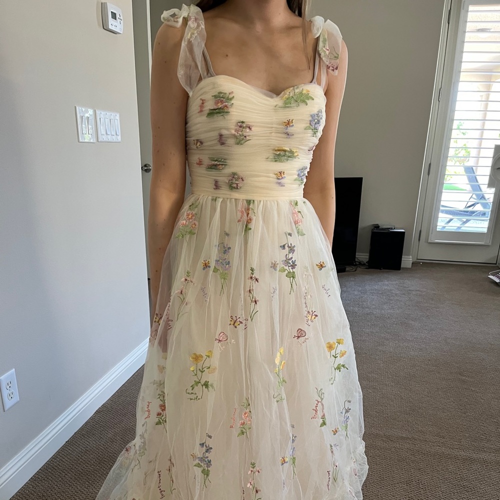 FORMAL/PROM GOWN